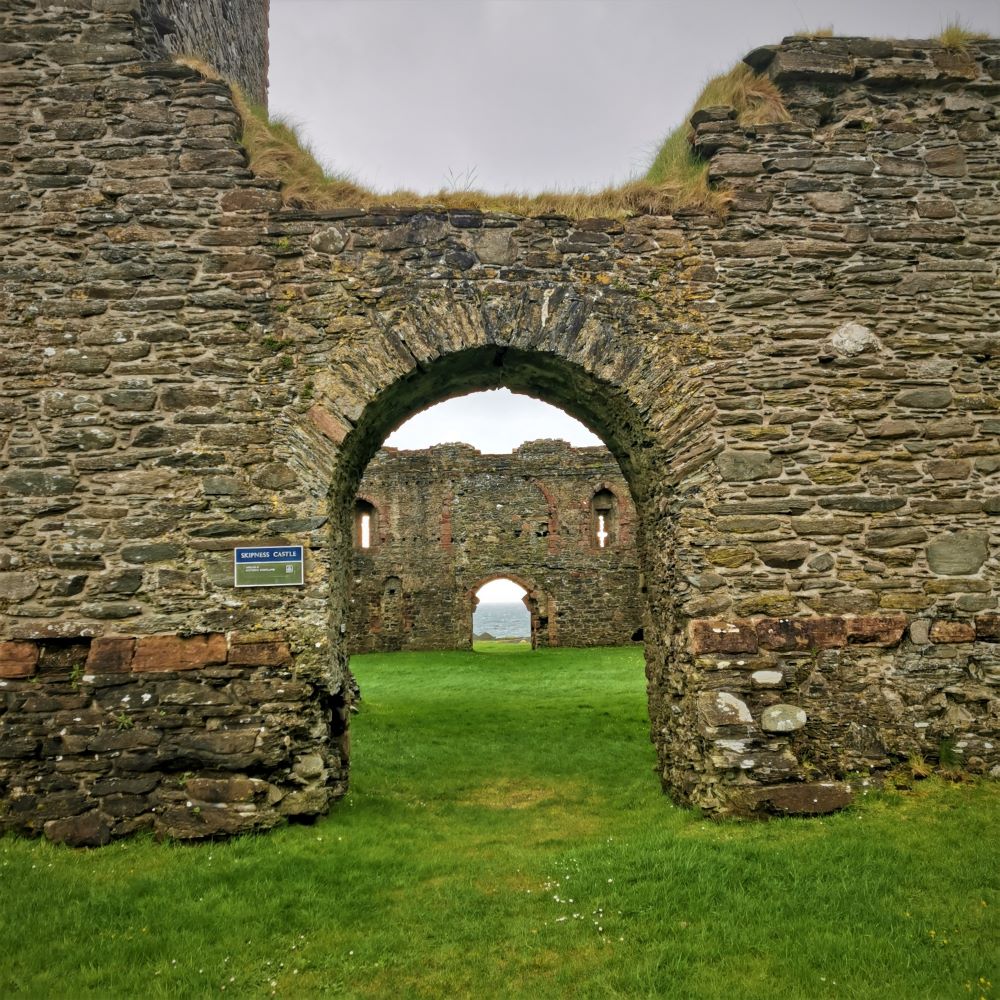 Ruins of Skipness castle _visit kintyre