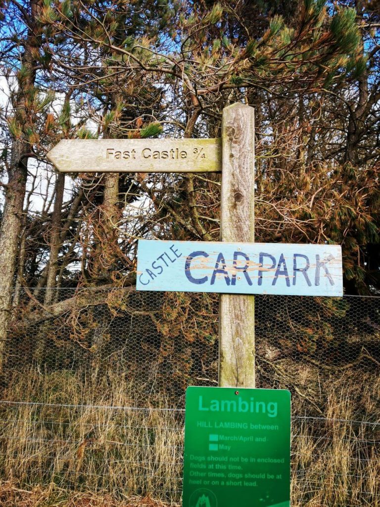 Signposting to Fast Castle